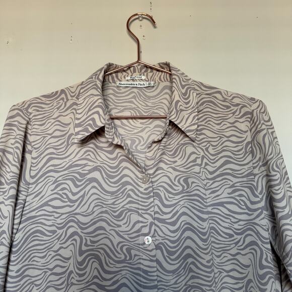 Abercrombie & Fitch Womens Boyfriend Top XS Faux Silk Button Up Old Money Retro - Picture 3 of 6